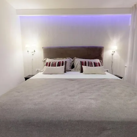 17 Ljubav Place Apartman