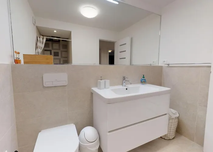 Apartment 17 Ljubav Place