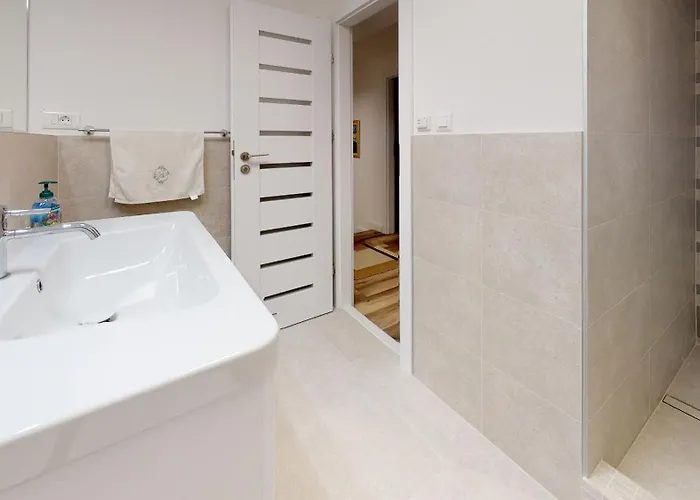 17 Ljubav Place Apartment *