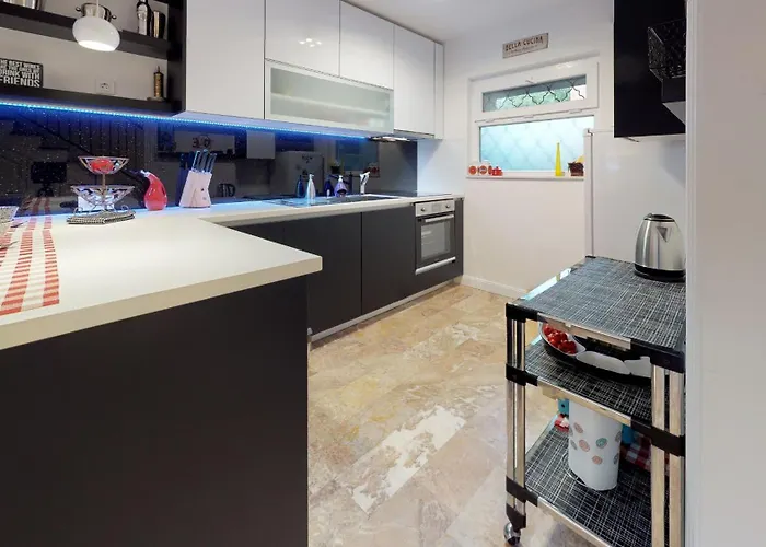 17 Ljubav Place Apartment *