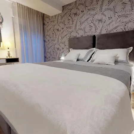 17 Ljubav Place דירה